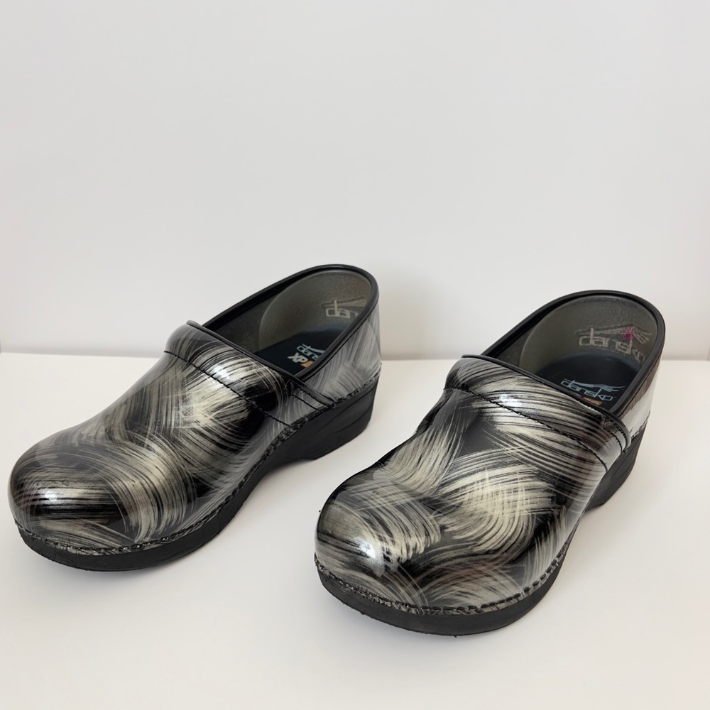 Dansko XP 20 Pewter Brush Black Gray Nursing Uniform Mules Women EU 38 US 7.5 -8